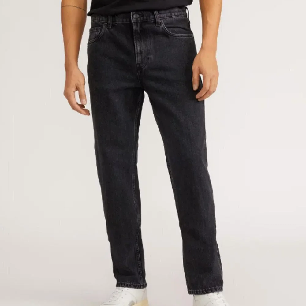 Everlane Men's Authentic Straight Jean in Washed Black Denim - Picture 1 of 13
